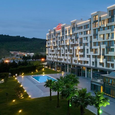 Miracle Istanbul Asia Airport Hotel & Spa Exteriér fotografie Hilton Garden Inn Skopje