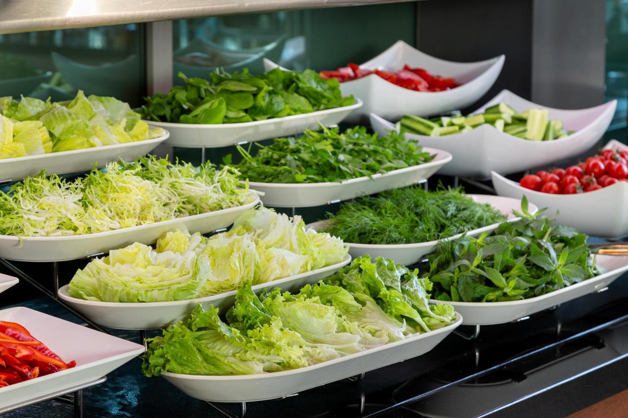 Miracle Istanbul Asia Airport Hotel & Spa Exteriér fotografie A salad bar