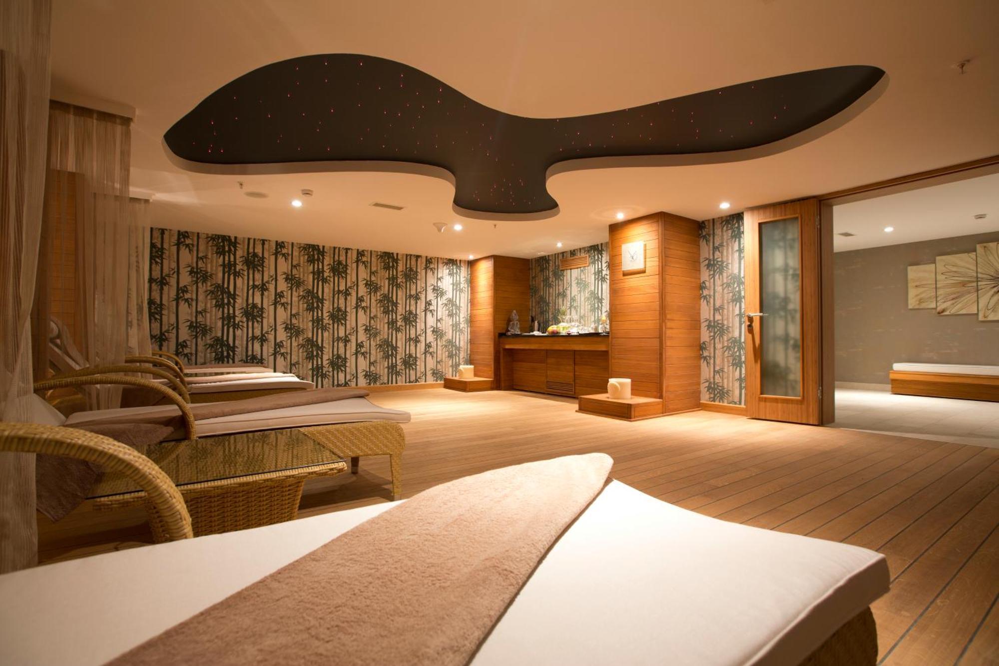 Miracle Istanbul Asia Airport Hotel & Spa Exteriér fotografie The spa at The Landmark
