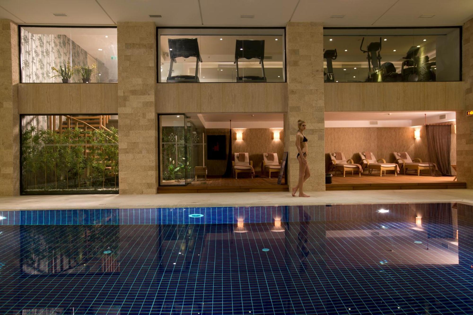 Miracle Istanbul Asia Airport Hotel & Spa Exteriér fotografie The pool at the Mandarin Oriental, Bangkok