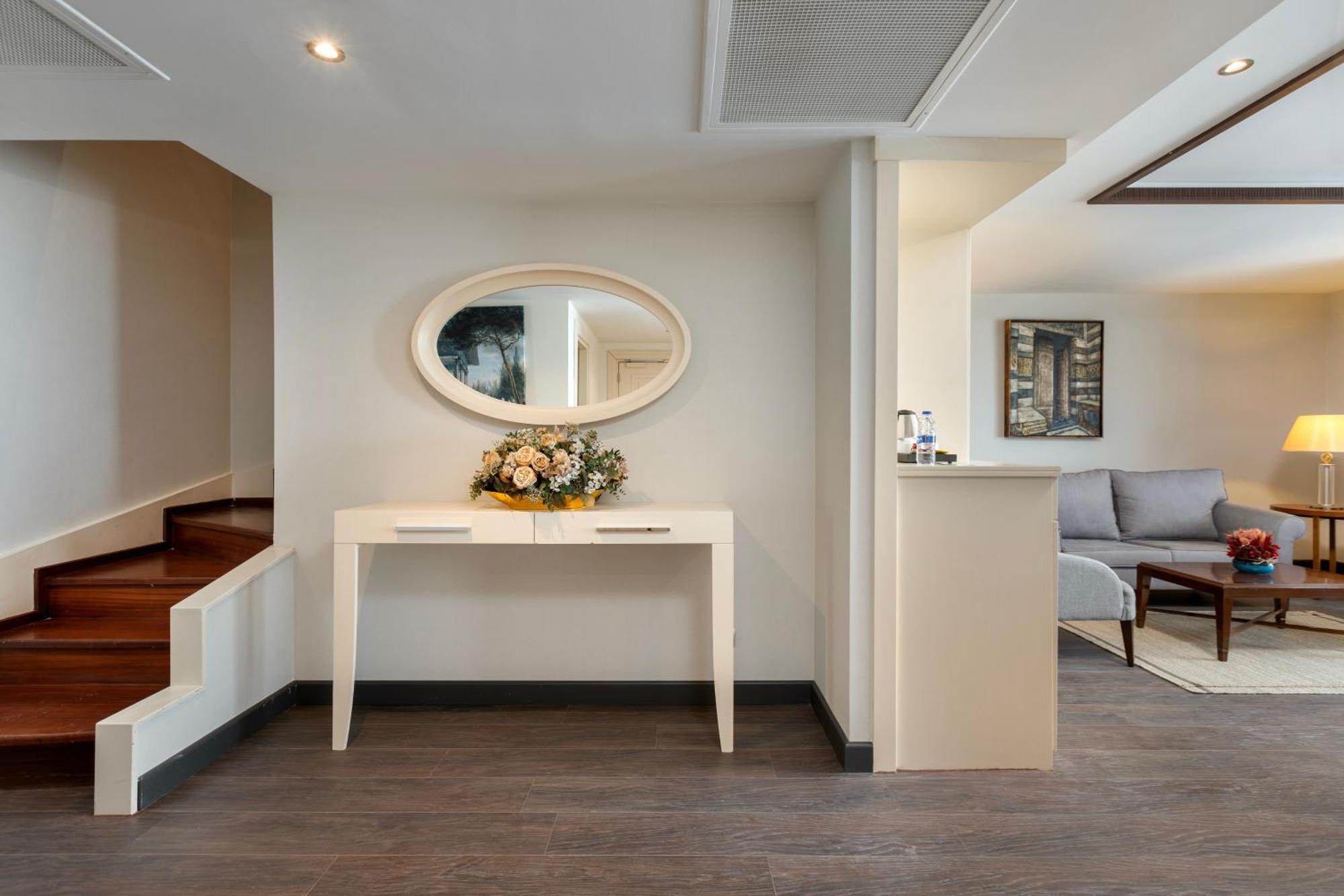 Miracle Istanbul Asia Airport Hotel & Spa Exteriér fotografie A suite at the hotel