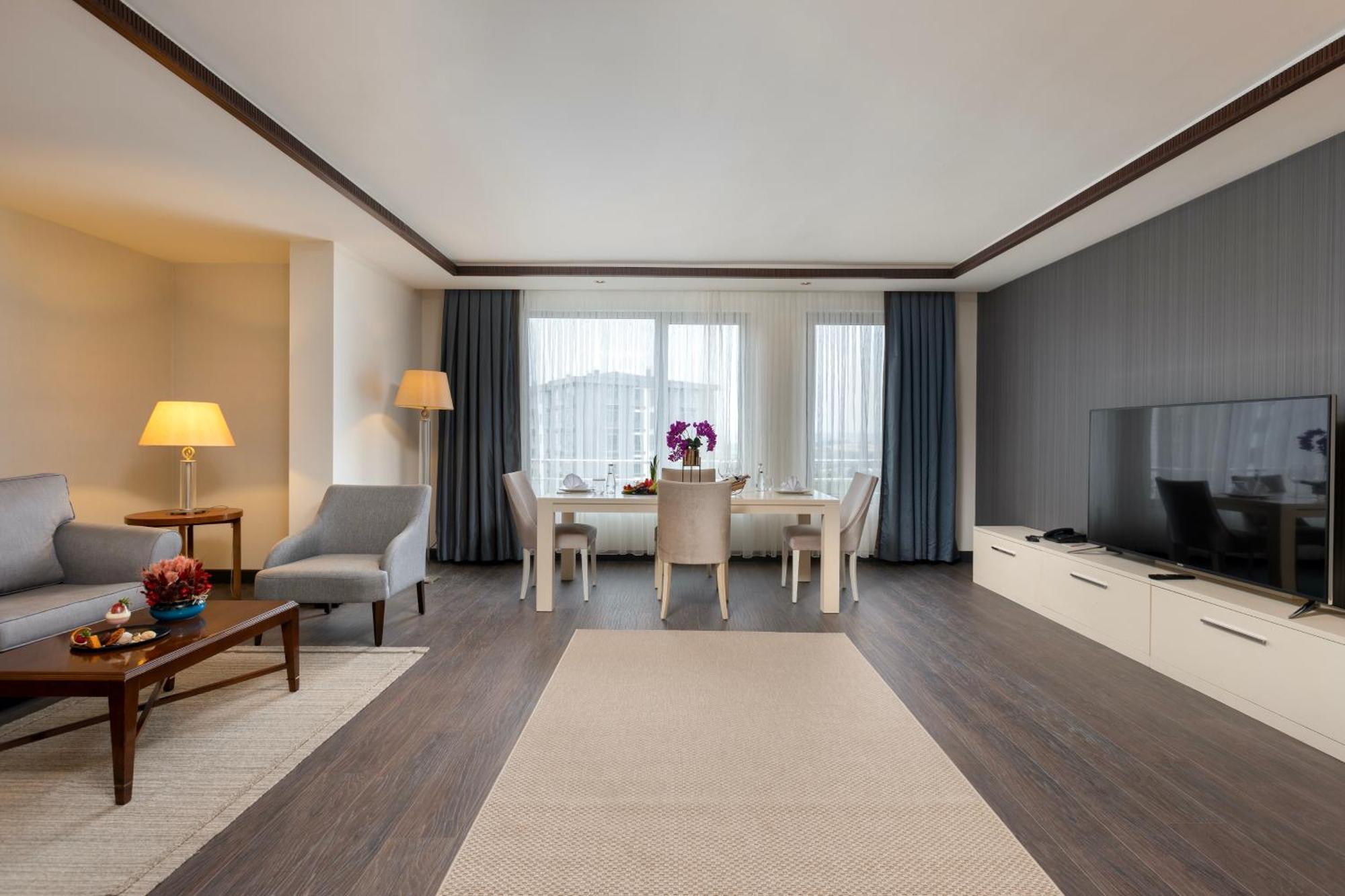 Miracle Istanbul Asia Airport Hotel & Spa Exteriér fotografie Suite at the hotel
