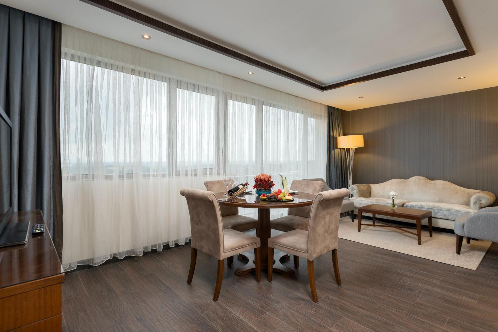 Miracle Istanbul Asia Airport Hotel & Spa Exteriér fotografie A suite at the hotel