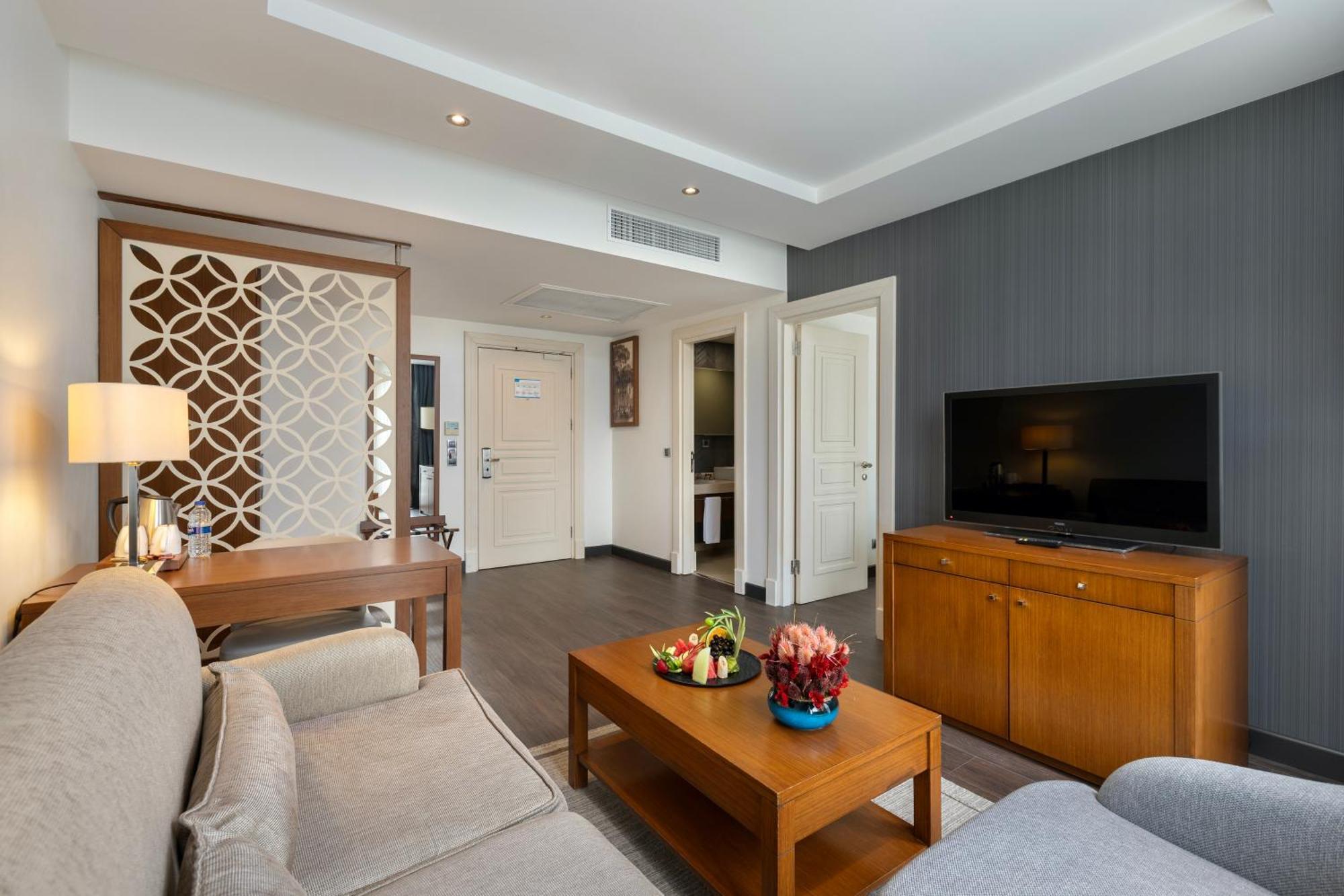Miracle Istanbul Asia Airport Hotel & Spa Exteriér fotografie A suite at the hotel
