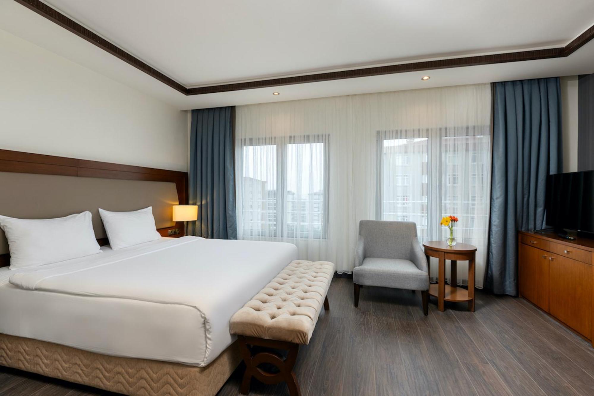 Miracle Istanbul Asia Airport Hotel & Spa Exteriér fotografie A bedroom at the hotel