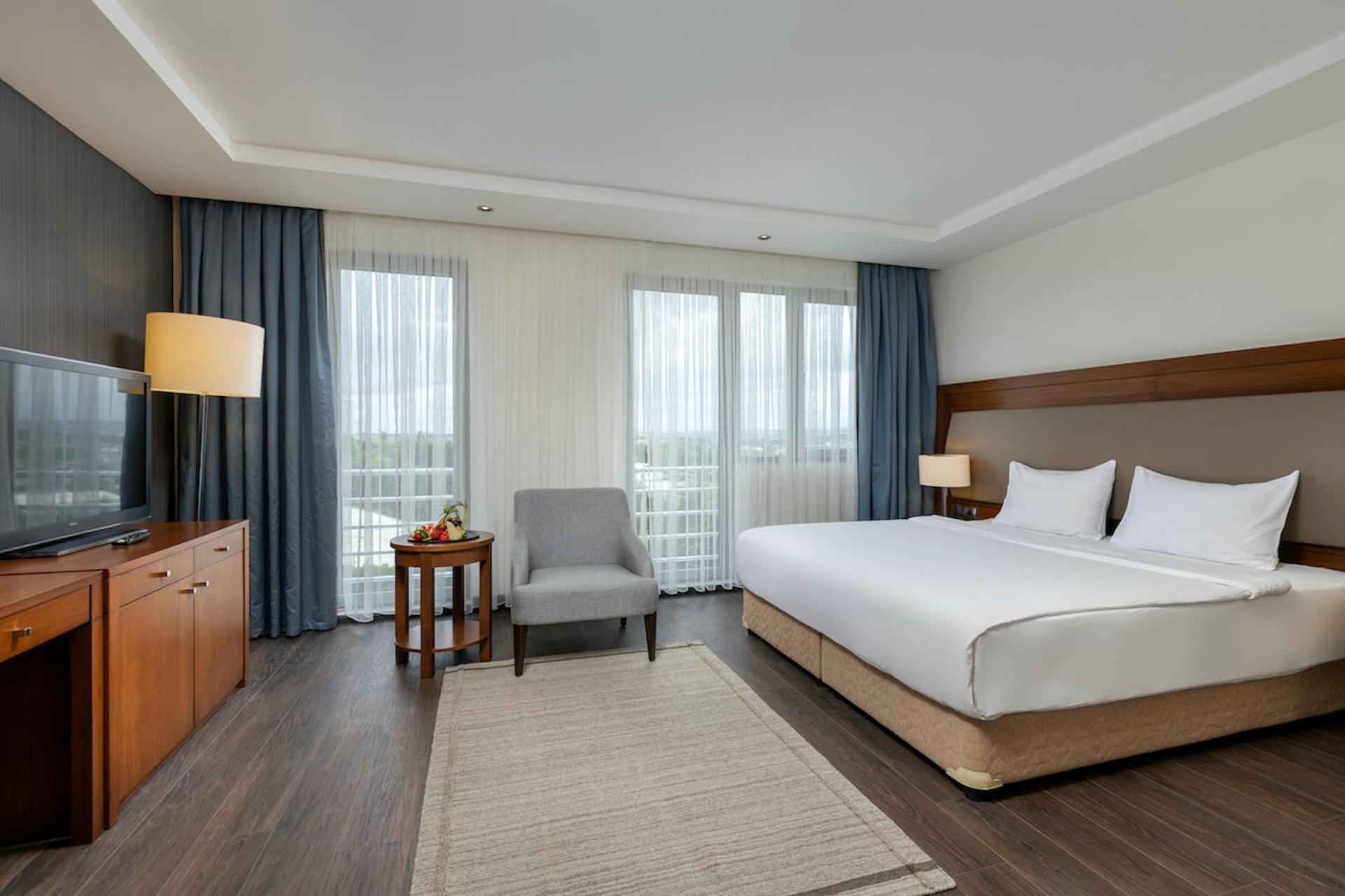 Miracle Istanbul Asia Airport Hotel & Spa Exteriér fotografie A room at the hotel